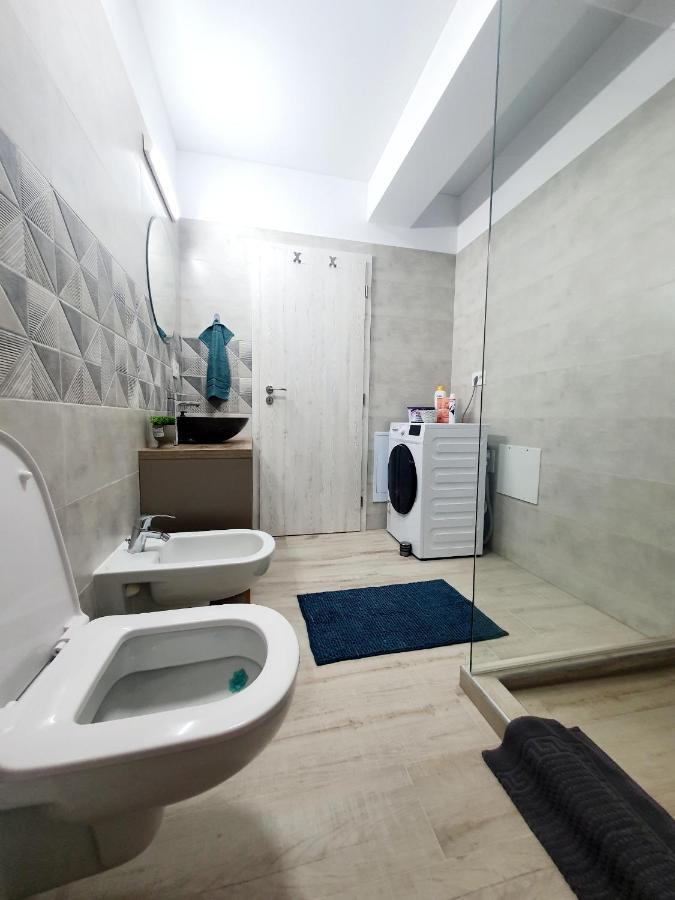 'Just Like Home' Apartment - With Private Parking Place Galati  Luaran gambar